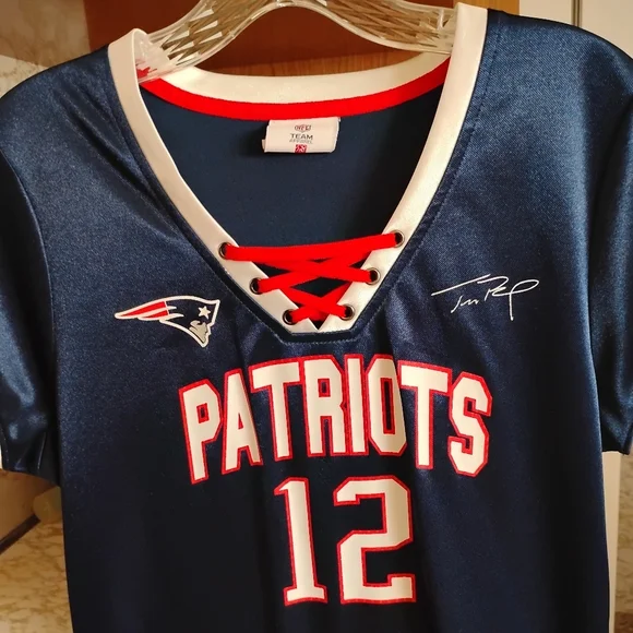 Tom Brady 12 New England Patriots NFL Team Apparel Jersey, Medium - Picture 3 of 10